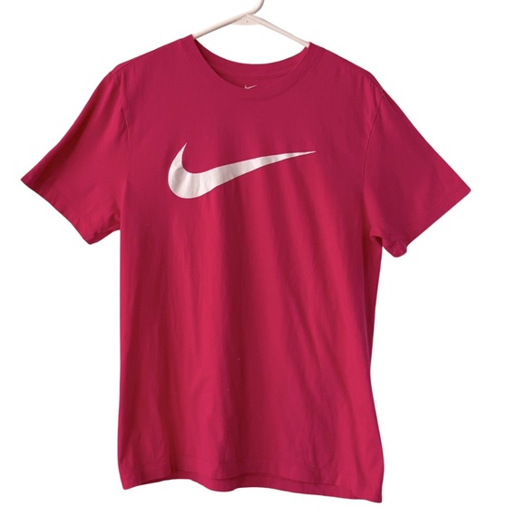 Nike Women’s Pink Sportswear short sleeve Tee, Just Do It Swoosh, size M - Picture 1 of 3